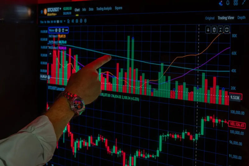 Better Together? Inside the Rise of Crypto Betting Syndicates and Whether Pooling Your Money Actually Pays Off